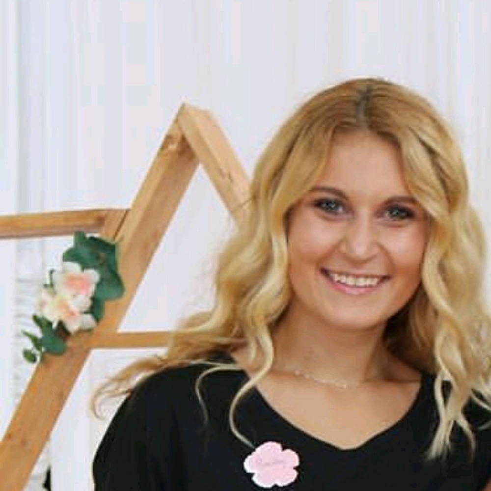 Meet your Posher, Emily